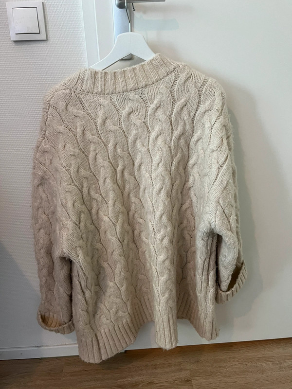 Zara knit vest met knopen. 4