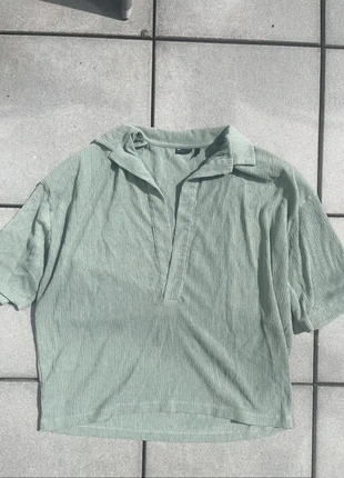 asos design sage green polo blouse – lightweight crinkle knit, size l, merk: ASOS, staat: Heel goed, maat: L / 40 / 12, € 4,99, € 5,94 inclusief Kopersbescherming