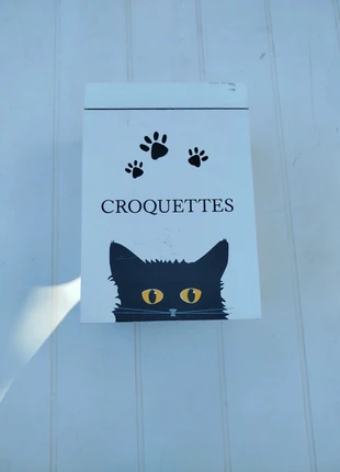 Boîte à croquettes en bois, staat: Goed, € 4,00, € 4,90 inclusief Kopersbescherming