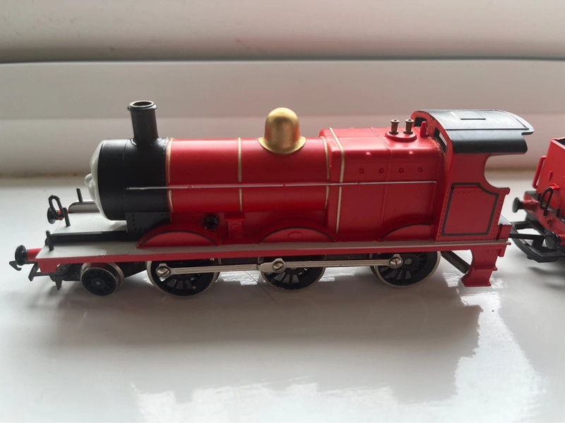 Hornby thomas and friends james shop