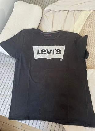 Tee-shirt Levi’s, marque: Levi's, état: Très bon état, taille: L, 6,00 €, 7,00 € Protection acheteurs incluse