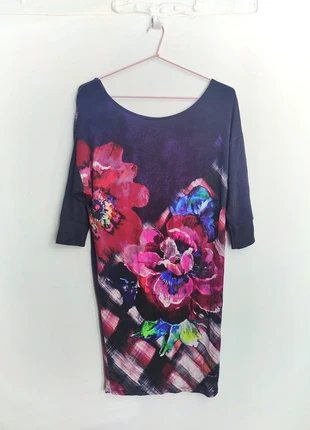 Dernier prix ! Robe Desigual fleurie violet bordeaux 40, merk: Desigual, staat: Heel goed, maat: L / 40 / 12, € 10,00, € 11,20 inclusief Kopersbescherming