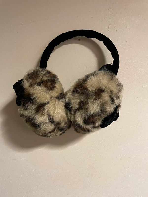 Cheetah print earmuffs 1