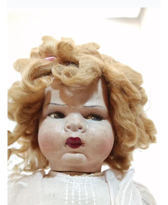 Muneca antigua Lenci de caracter. Toda de origen Vinted