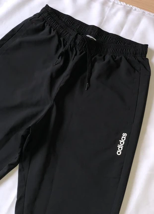 Bas/pantalon Adidas Original Essential nylon fitted néo retro vintage y2k style L, merk: adidas, staat: Heel goed, maat: L, € 35,00, € 37,45 inclusief Kopersbescherming Pro