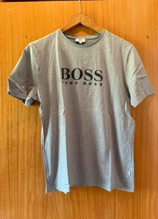 Hugo Boss Grey Logo T-Shirt – Size M, marca: Hugo Boss, estado: Muito bom, tamanho: M, €4.00, €4.90 inclui Proteção do Comprador