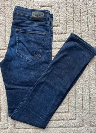 Jean Slim Redskins Denin 16 ans, merk: Redskins, staat: Nieuw zonder prijskaartje, maat: 16 jaar / 176 cm, € 8,00, € 9,10 inclusief Kopersbescherming