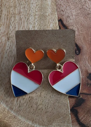 Rood wit blauw oranje hartjes oorbellen, état: Neuf sans étiquette, 5,00 €, 5,95 € Protection acheteurs (Pro) incluse