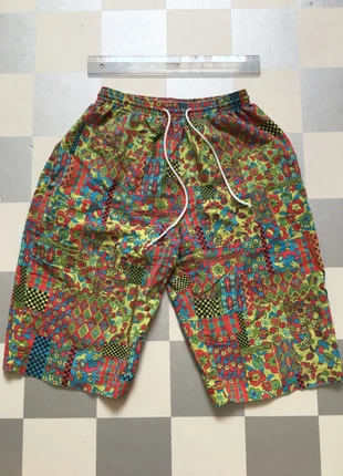 Short bermuda motifs colorés , marque: pili pili, état: Bon état, taille: S / 36 / 8, 3,00 €, 3,85 € Protection acheteurs incluse