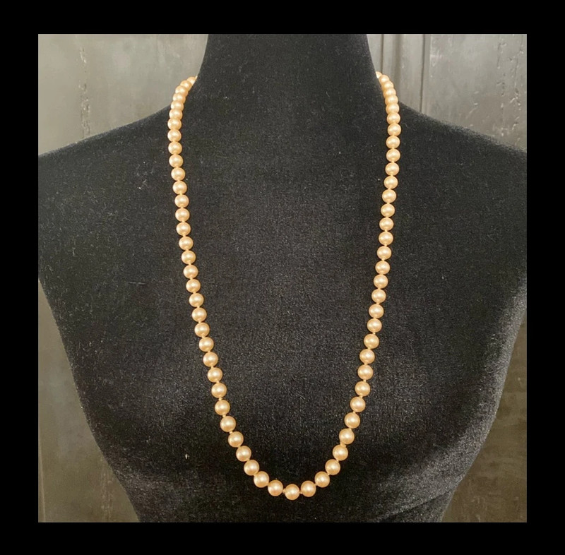 Vintage 15” Faux pearl necklace with button matching earrings 3