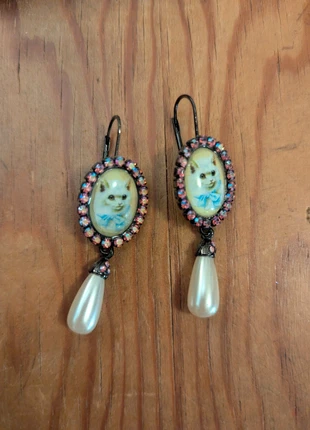 Boucles d'oreilles chat strass et perles, état: Très bon état, 14,00 €, 15,40 € Protection acheteurs incluse