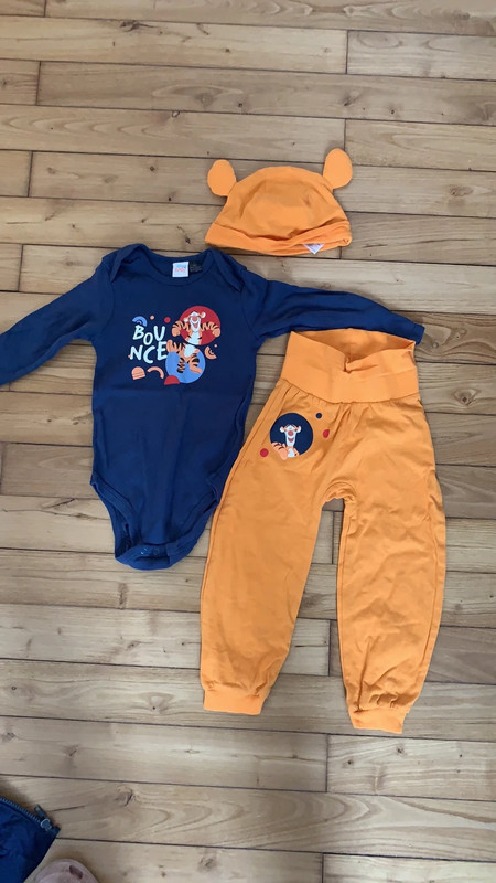 Ensemble Disney baby Vinted