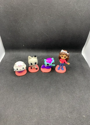 Set de 4 figurines Gabbydollhouse, marque: Gabby's Dollhouse, état: Très bon état, taille: Taille unique, 8,00 €, 9,10 € Protection acheteurs (Pro) incluse