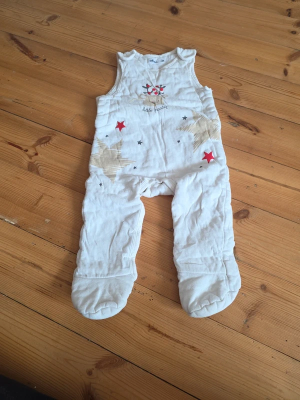 Lot de 2 salopette hiver et Tee-shirt manche courte. - photo numéro 2