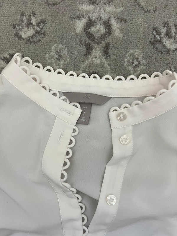 H&M Bluse Creme weiß mit Wellen Detail 4