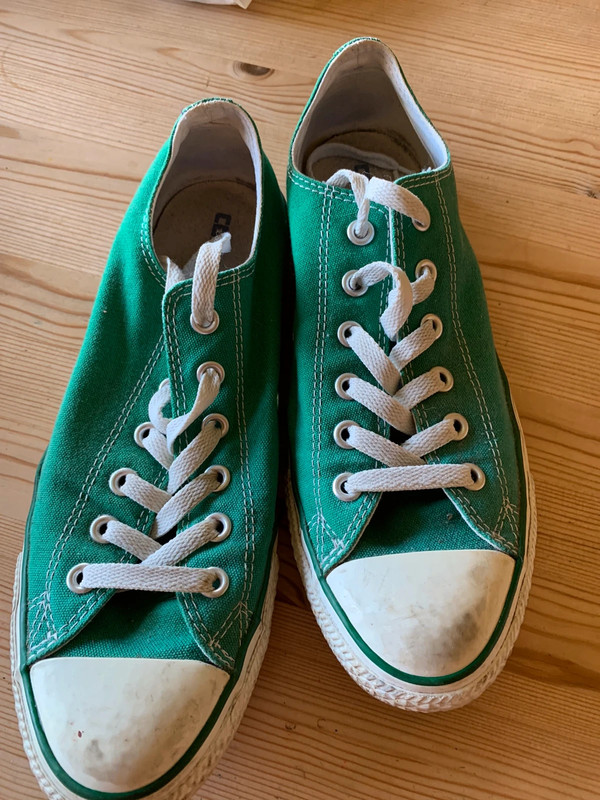 Vintage sale converse shoes