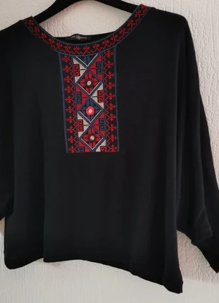 Haut motifs brodés, brand: Miss Glammy, condition: Very good, size: S / 36 / 8, €7.00, €8.05 includes Buyer Protection