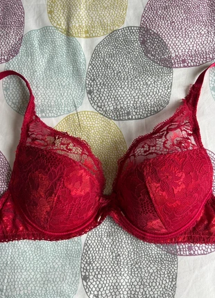 Soutien-gorge Aubade rouge, merk: Aubade, staat: Heel goed, maat: 70B, € 15,00, € 16,45 inclusief Kopersbescherming