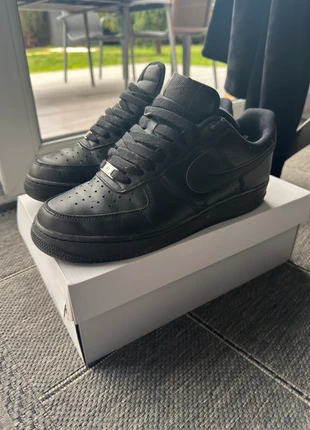 Air force one noire, marque: Nike, état: Bon état, taille: 42,5, 25,00 €, 26,95 € Protection acheteurs incluse