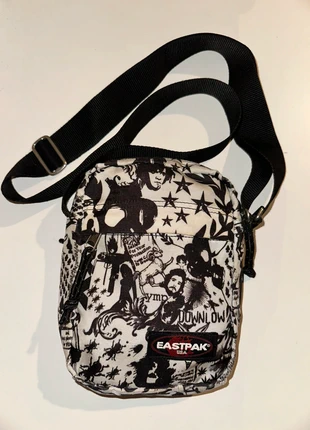 Sac bandoulière Eastpak imprimé graffiti noir blanc – édition rare vintage streetwear, marca: Eastpak, estado: Muy bueno, 10,00 €, 11,20 € Protección al comprador incluida