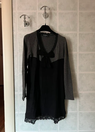 Vestito Rinascimento M grigio nero con fiocco e pizzo, merk: Rinascimento, staat: Heel goed, maat: M / 38 / 10, € 7,00, € 8,05 inclusief Kopersbescherming