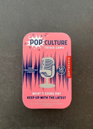 Pop culture trivia game, merk: Kikkerland, staat: Nieuw zonder prijskaartje, € 3,00, € 3,85 inclusief Kopersbescherming