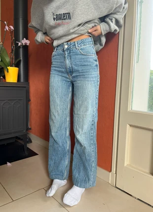 Jean taille haute droit délavé, brand: Bershka, condition: Very good, size: XS / 34 / 6, €10.00, €11.20 includes Buyer Protection