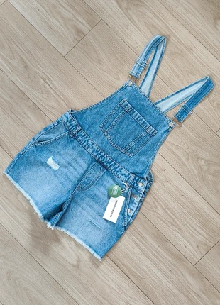 {2X1} Peto vaquero corto ClockHouse (C&A) distressed Talla 38 Nuevo con etiqueta, marca: Clockhouse, estado: Nuevo con etiquetas, tamaño: M / 38 / 10, 8,00 €, 9,10 € Protección al comprador incluida