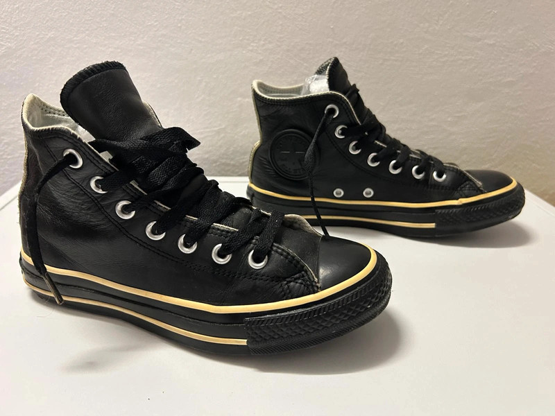 Converse Chuck Taylor in pelle nere 1