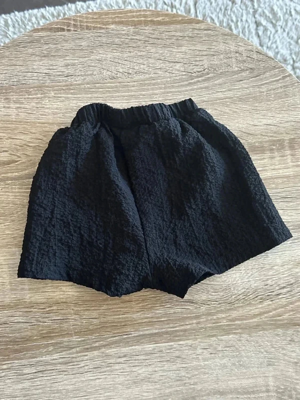 Short fille noir 5 ans / 110 cm - photo numéro 6