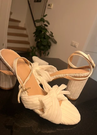 Witte pumps met strik maat 39, marque: geen, état: Neuf sans étiquette, taille: 39, 12,00 €, 13,30 € Protection acheteurs incluse