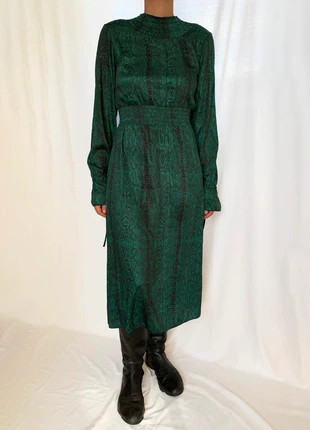 Robe longue verte motif serpent, marque: NA-KD, état: Neuf sans étiquette, taille: M / 38 / 10, 20,00 €, 21,70 € Protection acheteurs incluse