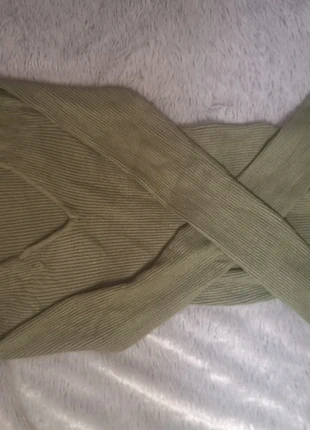 Haut côtelé vert, marca: Amisu, estado: Bueno, tamaño: XS / 34 / 6, 1,50 €, 2,28 € Protección al comprador incluida