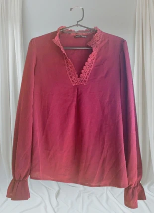 🦋Blouse bordeaux Shein - Détails dentelle - Taille 36 (S)🦋, marke: Shein, zustand: Neu, größe: S / 36 / 8, 9,00 €, 10,15 € inklusive Vinted-Käuferschutz