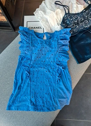 Haut bleu brodé – Volants & dentelle – Gémo, merk: Gémo, staat: Nieuw zonder prijskaartje, maat: XS / 34 / 6, € 2,00, € 2,80 inclusief Kopersbescherming