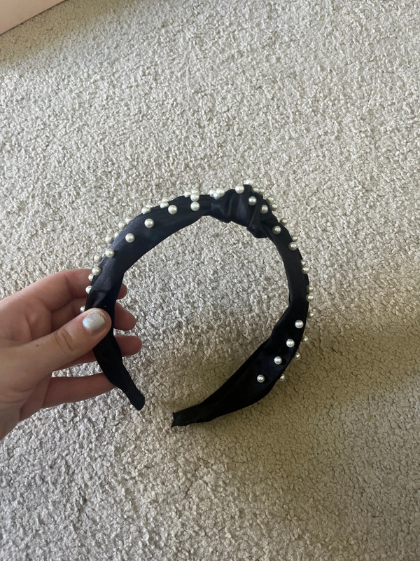 Black pearl headband 1