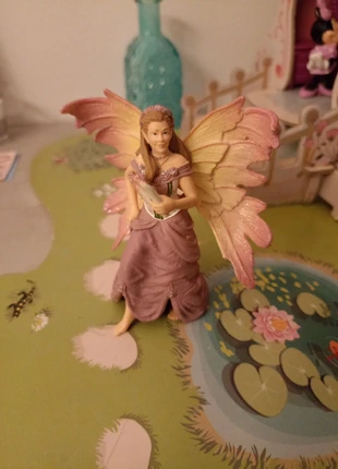 Figurine fée avec éventail, marca: Schleich, estado: Bom, tamanho: 3 anos / 98 cm, €3.00, €3.85 inclui Proteção do Comprador