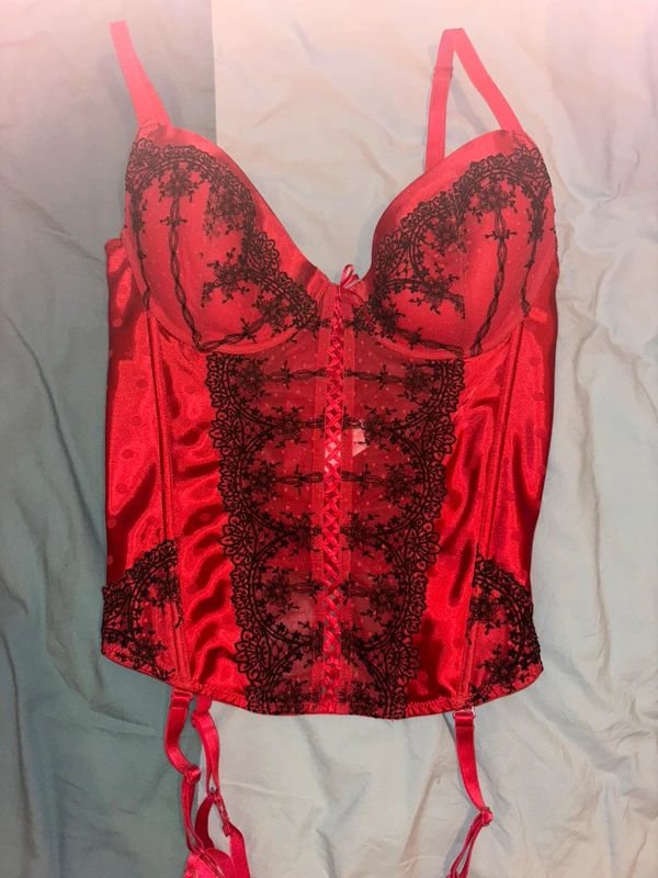 Corset rouge neuf
