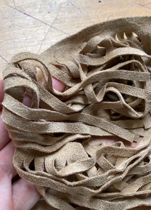 Franjas em camurça sintética, marca: FABRIC, estado: Muito bom, tamanho: Outro, €1.00, €1.75 inclui Proteção do Comprador