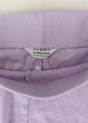 Pantaloncini skinni corti bambina 6-7 anni, marque: Primark, état: Très bon état, taille: 6 ans / 116 cm, 1,50 €, 2,28 € Protection acheteurs incluse