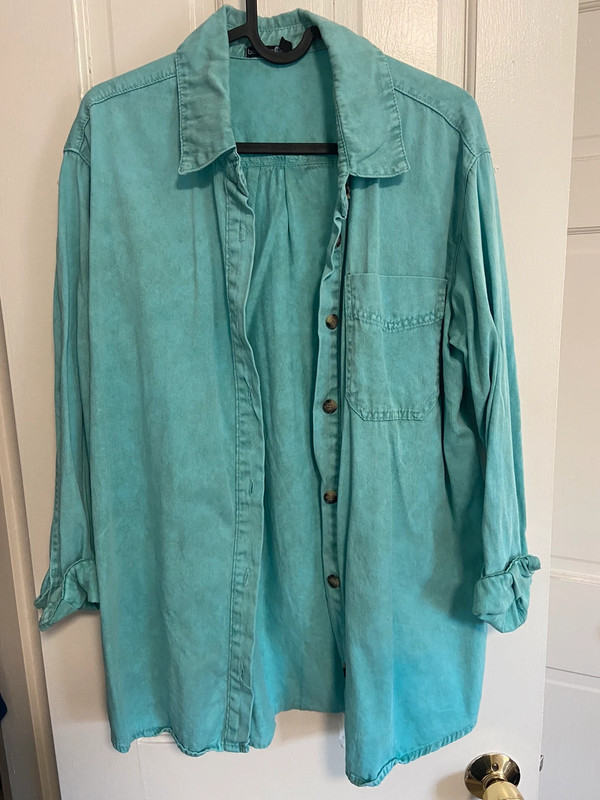 Boohoo denim loght blue shirt 1