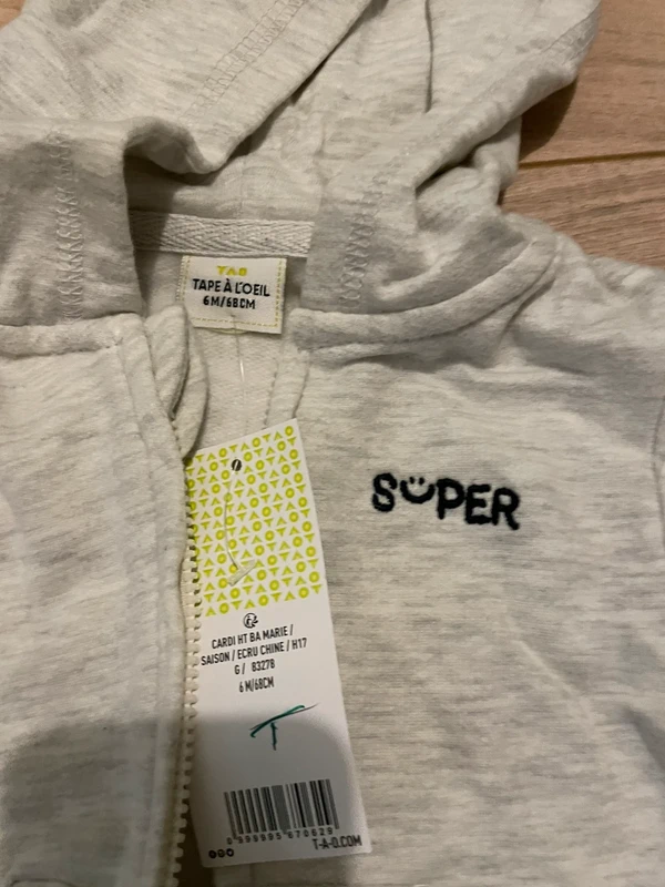 Veste grise à capuche Tape à l'œil 6 mois neuve