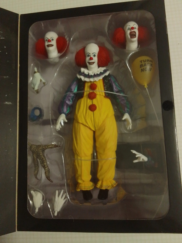 Action figure Pennywise NECA versione 2 dal film "It" 2