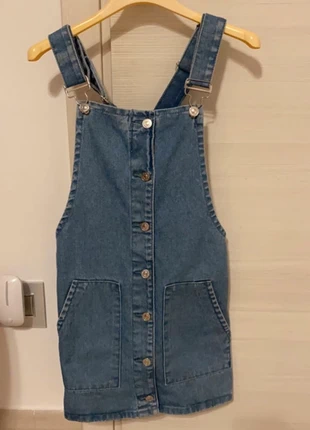 Salopette di jeans a gonna, merk: Jennyfer, staat: Nieuw zonder prijskaartje, maat: XXXS / 30 / 2, € 2,90, € 3,75 inclusief Kopersbescherming