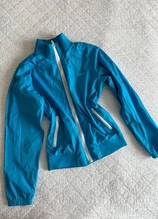 Blouson sport blue turquoise avec zip blanche, marca: MZGZ, estado: Novo sem etiquetas, tamanho: S / 36 / 8, €25.00, €26.95 inclui Proteção do Comprador