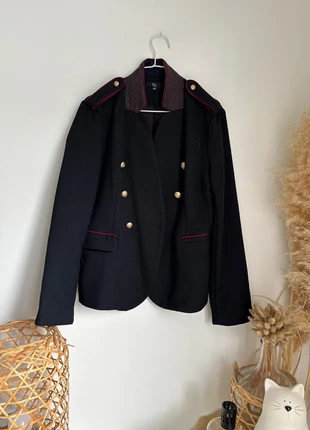 Blazer à écusson Riu taille 40 très bon état bleu marine et bordeau, brand: RIU, condizioni: Ottime, taglia: L / IT 44 / EU 40, €19.99, €21.69 include la Protezione acquisti