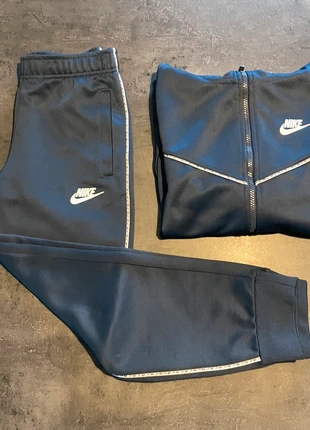 Ensemble Nike vintage, marque: Nike, état: Très bon état, taille: 12 ans / 152 cm, 25,00 €, 26,95 € Protection acheteurs incluse