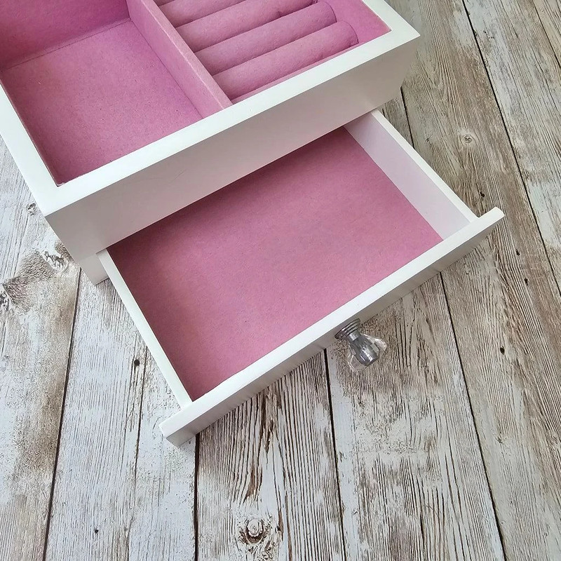 White Wooden Jewelry Box with Pink Lining and Mirror 4