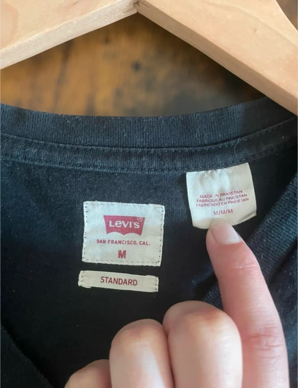 Tee shirt noir col v Levi’s pour homme en coton - photo numéro 3