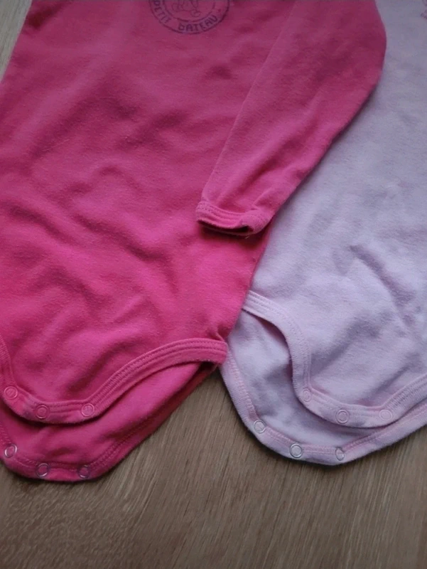 Lot de 2 bodies Petit Bateau 12 mois - photo numéro 4